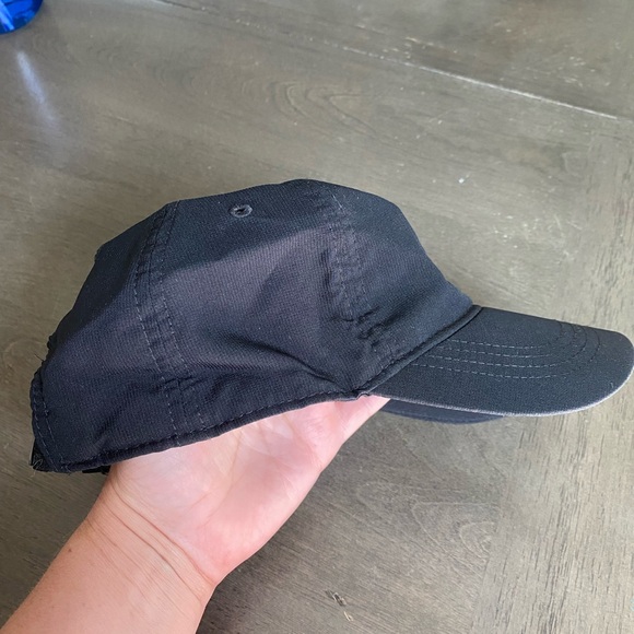 Toddler Nike Dry fit hat - Picture 7 of 7